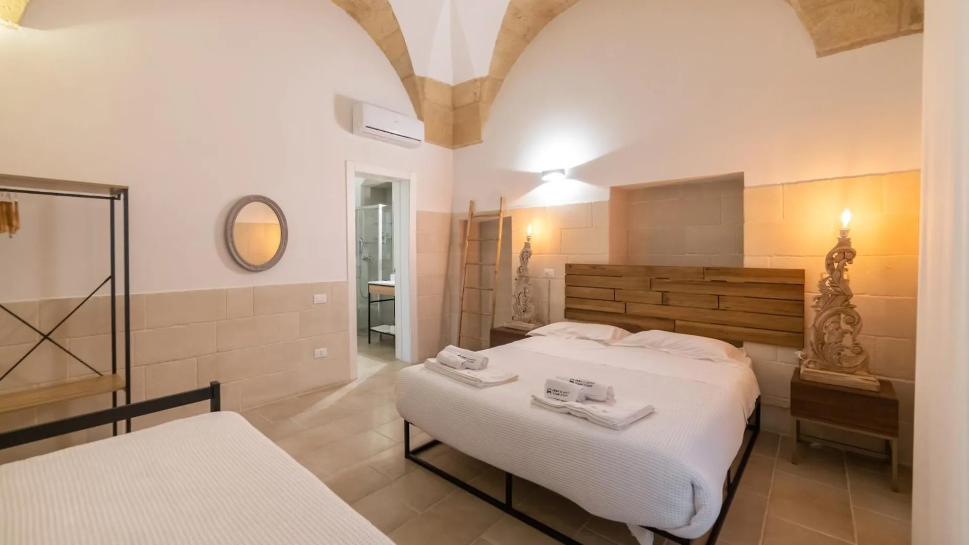 Fjore Di Lecce, Camere & Caffe