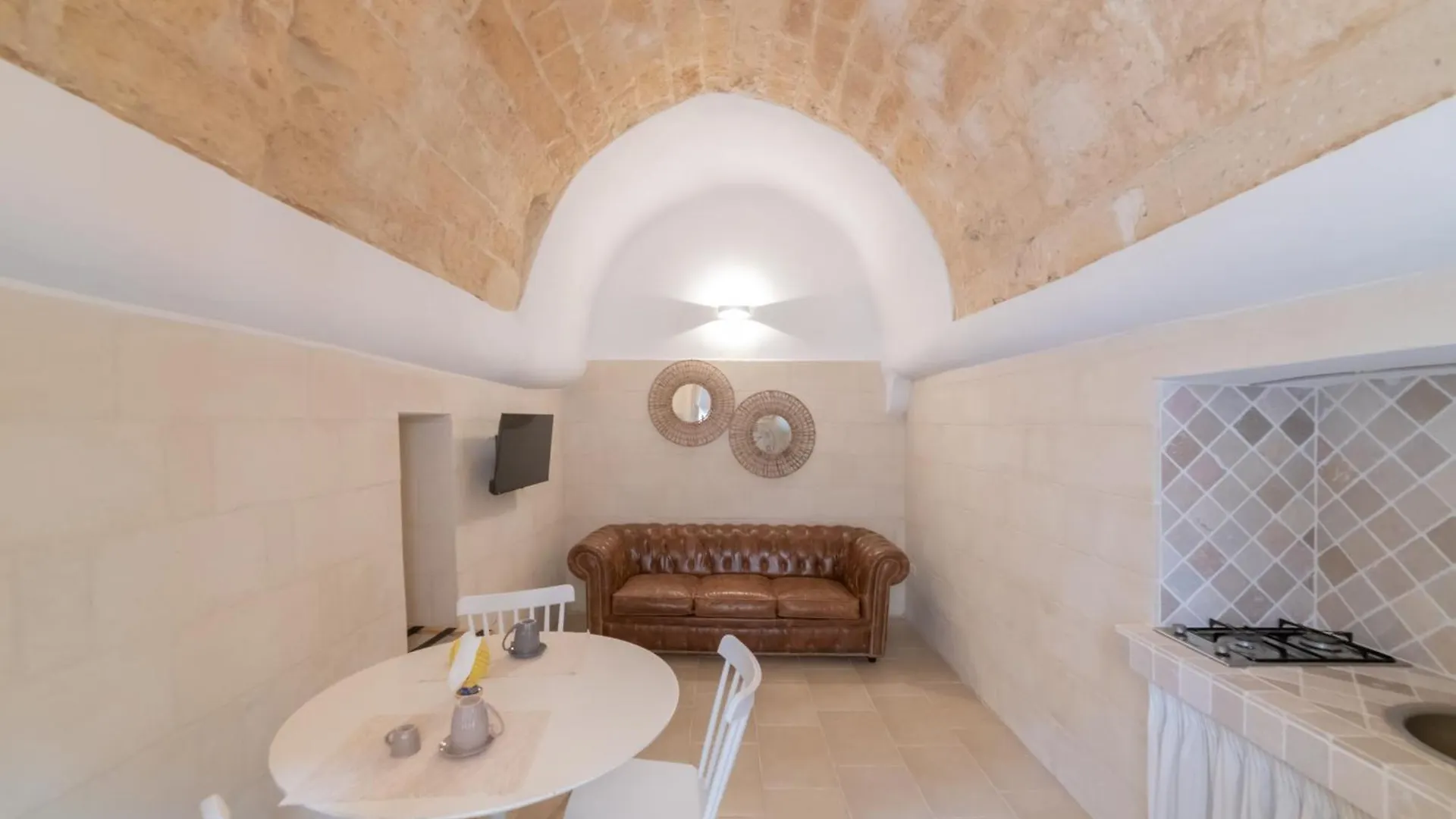 Fjore Di Lecce, Camere & Caffe Italia