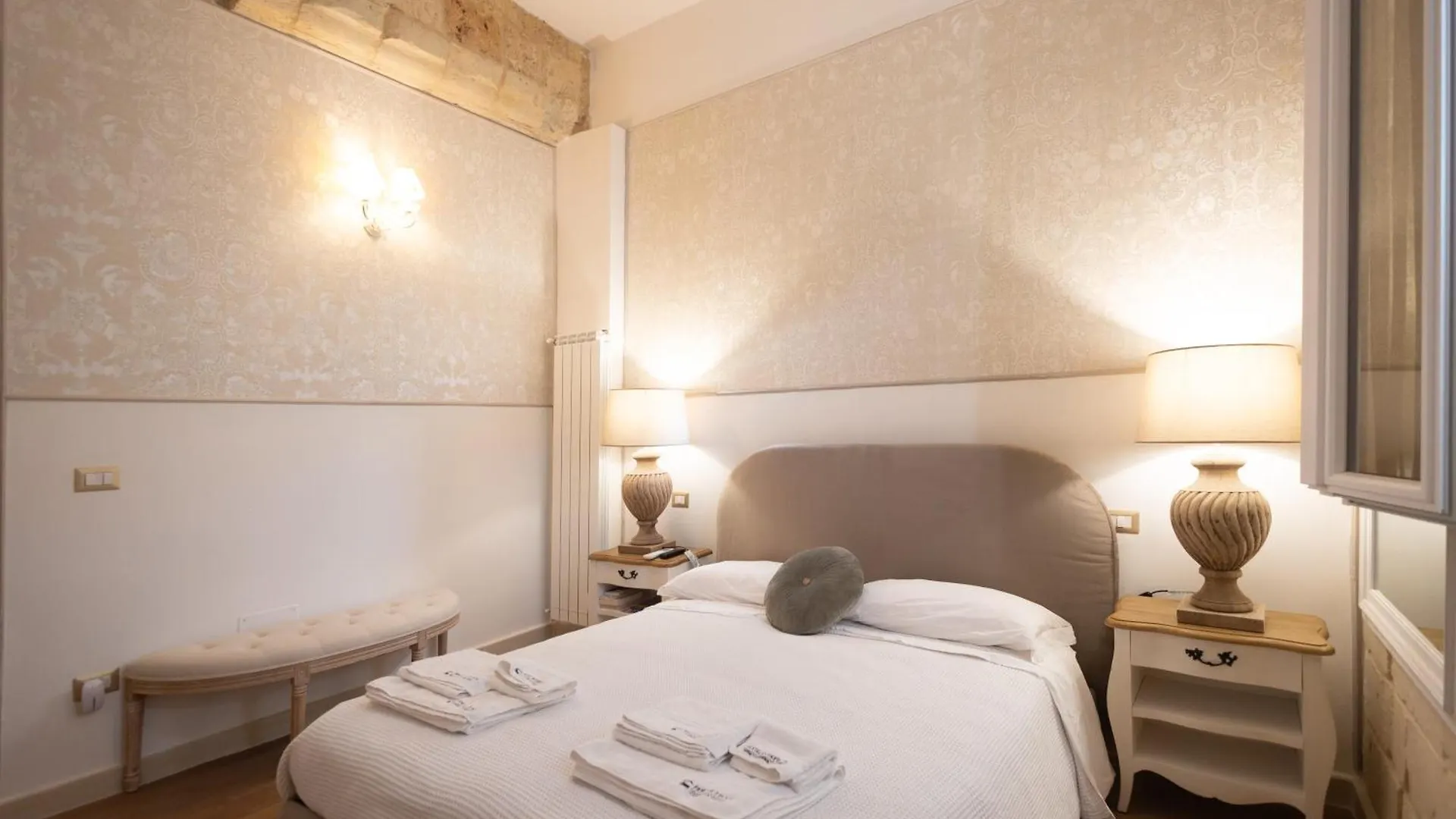 Fjore Di Lecce, Camere & Caffe Lecce