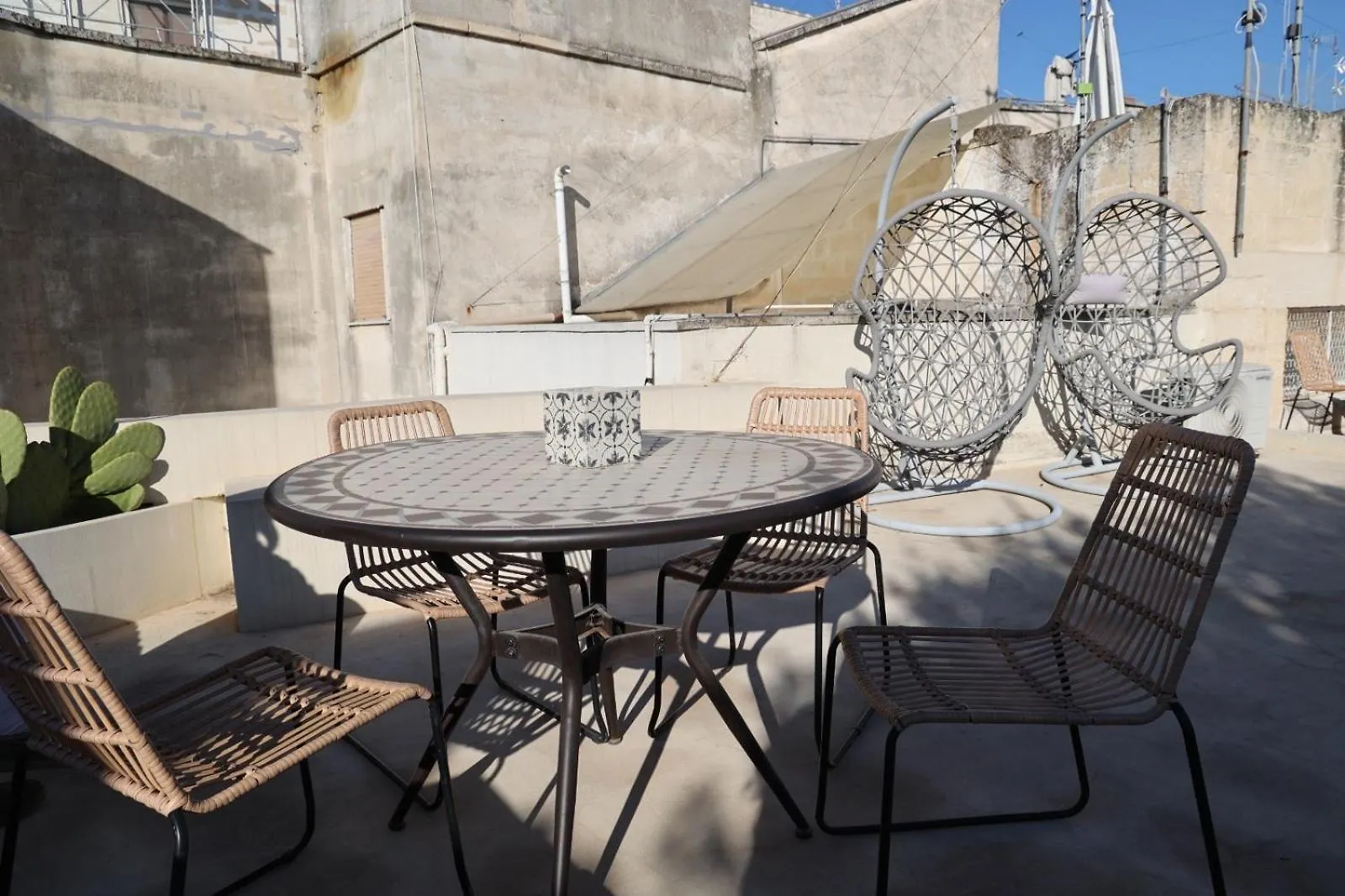 Fjore Di Lecce, Camere & Caffe Italia