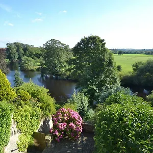 https://riverside-cottage-wetherby.yorkshirehotels.net